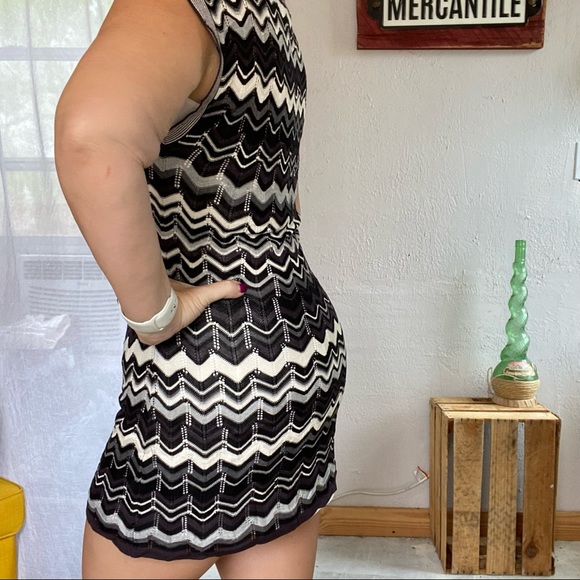 BCBGMaxazria Black & Cream Knit Pattern Mini Dress Fully Lined Size XSmall - Picture 4 of 14